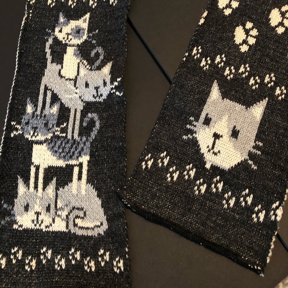 Cat table runner - Picture 1 of 7